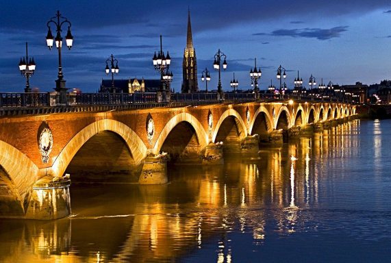 Le Pont de pierre 